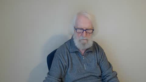 Snapshot of onanister chatting on 02-12-25, 07:23 Somewhere over the rainbow online show from 02-12-25, 07:23