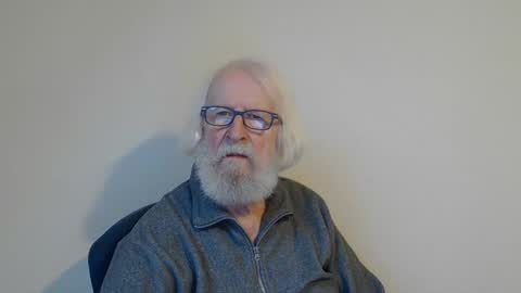 Snapshot of onanister chatting on 02-13-25, 07:45 Somewhere over the rainbow online show from 02-13-25, 07:45