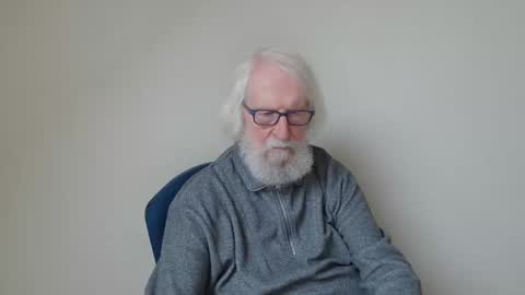 Snapshot of onanister chatting on 02-13-25, 01:37 Somewhere over the rainbow online show from 02-13-25, 01:37