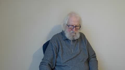 Snapshot of onanister chatting on 02-18-25, 07:54 Somewhere over the rainbow online show from 02-18-25, 07:54