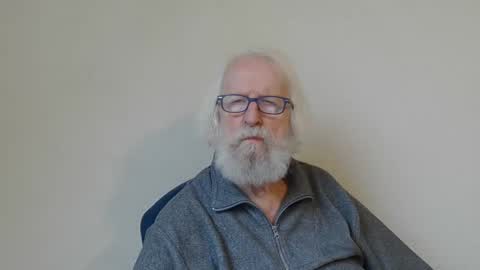 Snapshot of onanister chatting on 02-23-25, 08:06 Somewhere over the rainbow online show from 02-23-25, 08:06