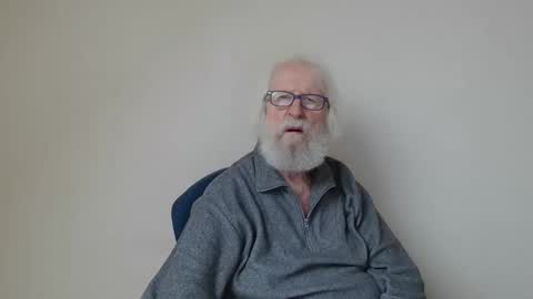 Snapshot of onanister chatting on 02-25-25, 08:25 Somewhere over the rainbow online show from 02-25-25, 08:25