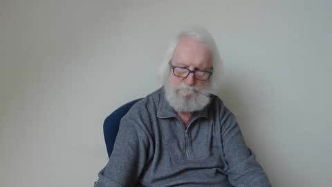 Snapshot of onanister chatting on 02-26-25, 01:52 Somewhere over the rainbow online show from 02-26-25, 01:52