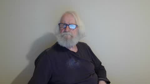 Snapshot of onanister chatting on 03-06-25, 10:04 Somewhere over the rainbow online show from 03-06-25, 10:04