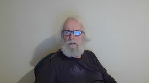 Snapshot of onanister chatting on 03-10-25, 08:56 Somewhere over the rainbow online show from 03-10-25, 08:56