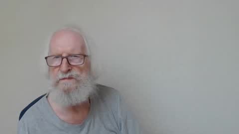 Snapshot of onanister chatting on 09-09-25, 07:30 Somewhere over the rainbow online show from 09-09-25, 07:30