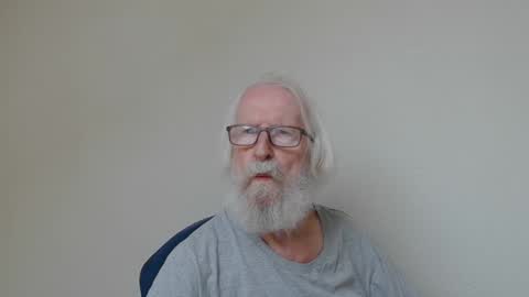 Snapshot of onanister chatting on 09-14-25, 08:24 Somewhere over the rainbow online show from 09-14-25, 08:24