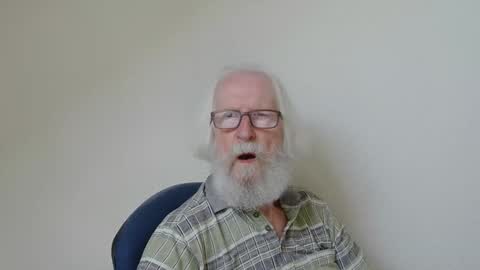 Snapshot of onanister chatting on 09-15-25, 01:44 Somewhere over the rainbow online show from 09-15-25, 01:44