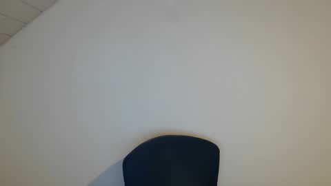 Snapshot of onanister chatting on 09-19-25, 08:31 Somewhere over the rainbow online show from 09-19-25, 08:31