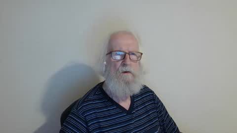 Snapshot of onanister chatting on 09-24-25, 07:50 Somewhere over the rainbow online show from 09-24-25, 07:50