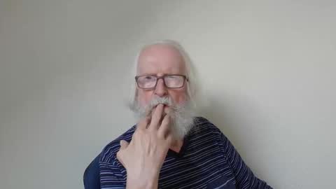 Snapshot of onanister chatting on 09-29-25, 03:06 Somewhere over the rainbow online show from 09-29-25, 03:06