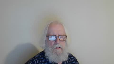 Snapshot of onanister chatting on 10-13-25, 08:53 Somewhere over the rainbow online show from 10-13-25, 08:53