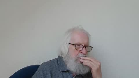 Snapshot of onanister chatting on 11-19-25, 07:52 Somewhere over the rainbow online show from 11-19-25, 07:52