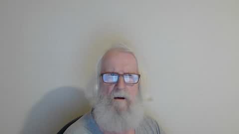 Snapshot of onanister chatting on 11-19-25, 09:15 Somewhere over the rainbow online show from 11-19-25, 09:15