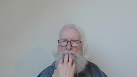 Snapshot of onanister chatting on 11-29-25, 09:23 Somewhere over the rainbow online show from 11-29-25, 09:23