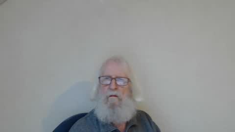 Snapshot of onanister chatting on 12-05-25, 08:12 Somewhere over the rainbow online show from 12-05-25, 08:12