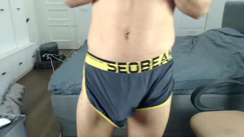 onebestlover online show from 12-05-25, 08:45