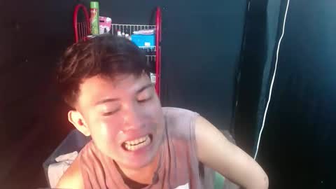 Snapshot of onebigloadxxx chatting on 11-19-25, 08:14 Wyn Will serve you and be your slave online show from 11-19-25, 08:14