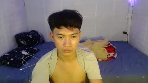 Snapshot of onebigloadxxx chatting on 11-20-25, 11:21 Wyn Will serve you and be your slave online show from 11-20-25, 11:21