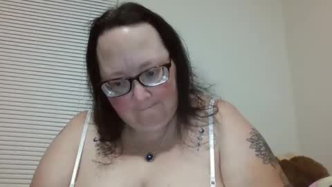Snapshot of onedaffodil84 chatting on 02-05-25, 03:23 Pixie online show from 02-05-25, 03:23