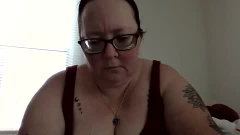 Snapshot of onedaffodil84 chatting on 02-08-25, 04:25 Pixie online show from 02-08-25, 04:25