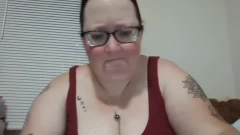 Snapshot of onedaffodil84 chatting on 02-09-25, 03:00 Pixie online show from 02-09-25, 03:00
