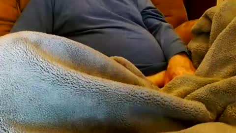 Snapshot of onehanglow chatting on 11-28-25, 01:19 Butch online show from 11-28-25, 01:19