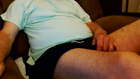 Snapshot of onehanglow chatting on 05-09-26, 01:11 Butch online show from 05-09-26, 01:11
