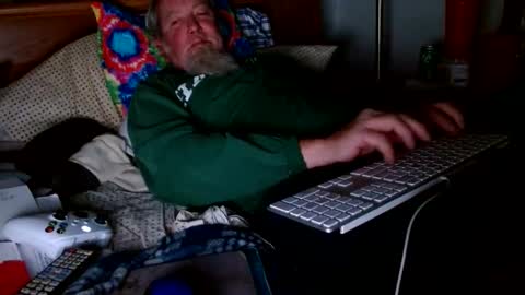 Snapshot of onemattu chatting on 12-26-24, 06:41 Mattu online show from 12-26-24, 06:41