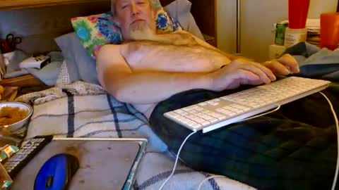 Snapshot of onemattu chatting on 10-16-25, 08:59 Mattu online show from 10-16-25, 08:59