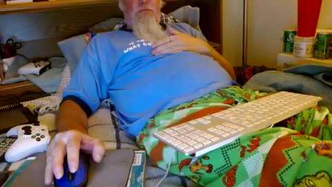 Snapshot of onemattu chatting on 10-19-25, 06:47 Mattu online show from 10-19-25, 06:47