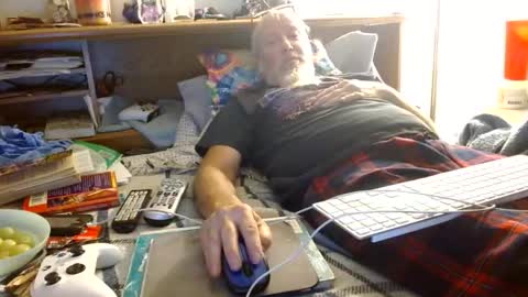 Snapshot of onemattu chatting on 10-25-25, 03:47 Mattu online show from 10-25-25, 03:47