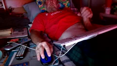 Snapshot of onemattu chatting on 10-28-25, 07:23 Mattu online show from 10-28-25, 07:23