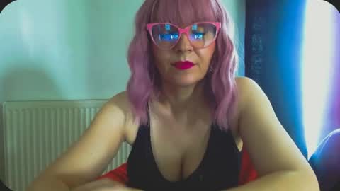 Snapshot of onemoreblonde chatting on 06-24-26, 10:25 Nicol online show from 06-24-26, 10:25