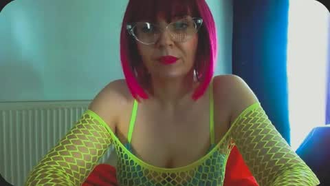 Snapshot of onemoreblonde chatting on 06-25-26, 10:53 Nicol online show from 06-25-26, 10:53