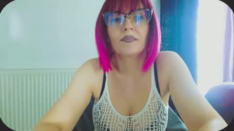 Snapshot of onemoreblonde chatting on 07-18-26, 10:52 Nicol online show from 07-18-26, 10:52