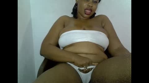 Snapshot of oneofdbestchubbygaloncb chatting on 06-15-26, 03:36 oneofdbestchubbygaloncb online show from 06-15-26, 03:36