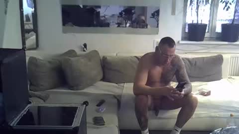 Snapshot of onepussycock chatting on 11-19-25, 10:26 .....mICha..... online show from 11-19-25, 10:26