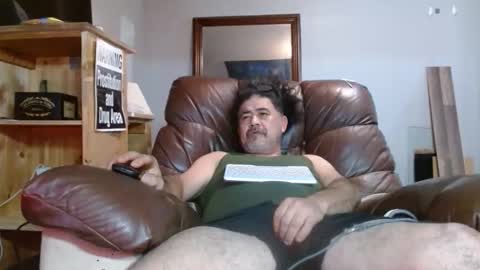 Snapshot of onewayallday chatting on 04-09-26, 12:43 onewaykenny online show from 04-09-26, 12:43