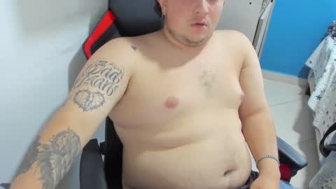 Snapshot of onewhiteboichub chatting on 09-20-25, 09:49 Andres INDEPENDENT MODEL online show from 09-20-25, 09:49