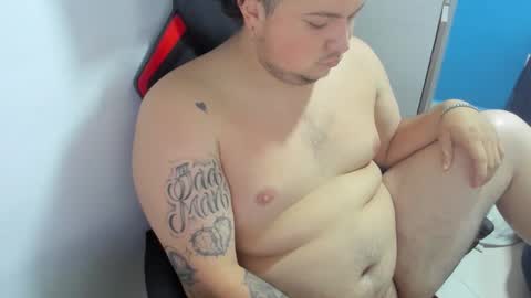 Snapshot of onewhiteboichub chatting on 10-24-25, 01:51 Andres INDEPENDENT MODEL online show from 10-24-25, 01:51