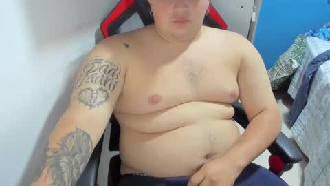 Snapshot of onewhiteboichub chatting on 11-18-25, 04:06 Andres INDEPENDENT MODEL online show from 11-18-25, 04:06