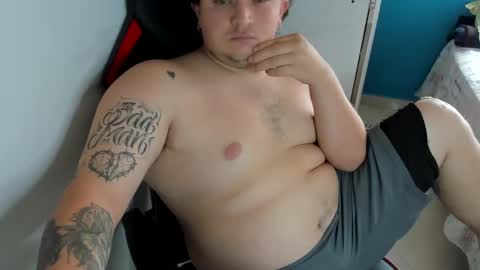 Snapshot of onewhiteboichub chatting on 11-24-25, 08:30 Andres INDEPENDENT MODEL online show from 11-24-25, 08:30