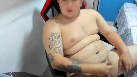 Snapshot of onewhiteboichub chatting on 11-28-25, 04:26 Andres INDEPENDENT MODEL online show from 11-28-25, 04:26