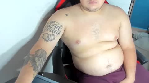 Snapshot of onewhiteboichub chatting on 11-28-25, 04:31 Andres INDEPENDENT MODEL online show from 11-28-25, 04:31