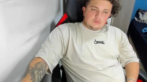 Snapshot of onewhiteboichub chatting on 12-02-25, 04:29 Andres INDEPENDENT MODEL online show from 12-02-25, 04:29