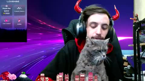 Snapshot of oni_hoshi chatting on 02-17-26, 06:14 Oni hoshi online show from 02-17-26, 06:14