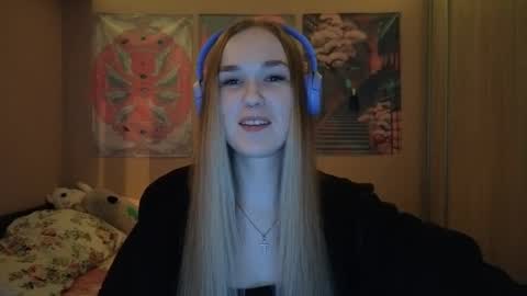 Elizabeth online show from 03-22-26, 01:47