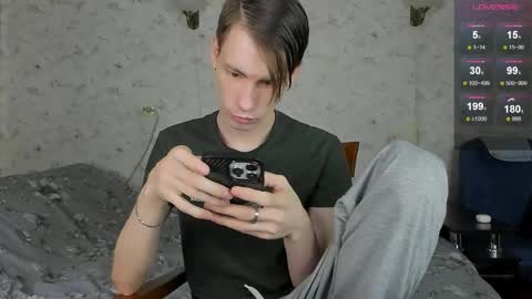 Snapshot of only_eric chatting on 04-18-26, 11:14 Erick online show from 04-18-26, 11:14