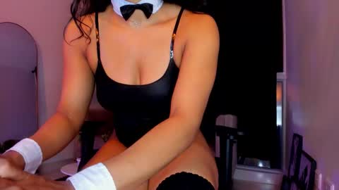 Snapshot of only_pammela chatting on 10-19-25, 11:27 misssaray official online show from 10-19-25, 11:27